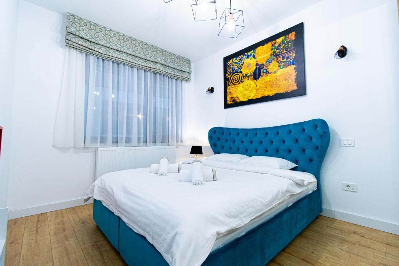 Lighthouse Central Apt With Unique Views Of The Fortress, Free Parking, 5 Min By Car From The Old Town Lägenhet Braşov Exteriör bild