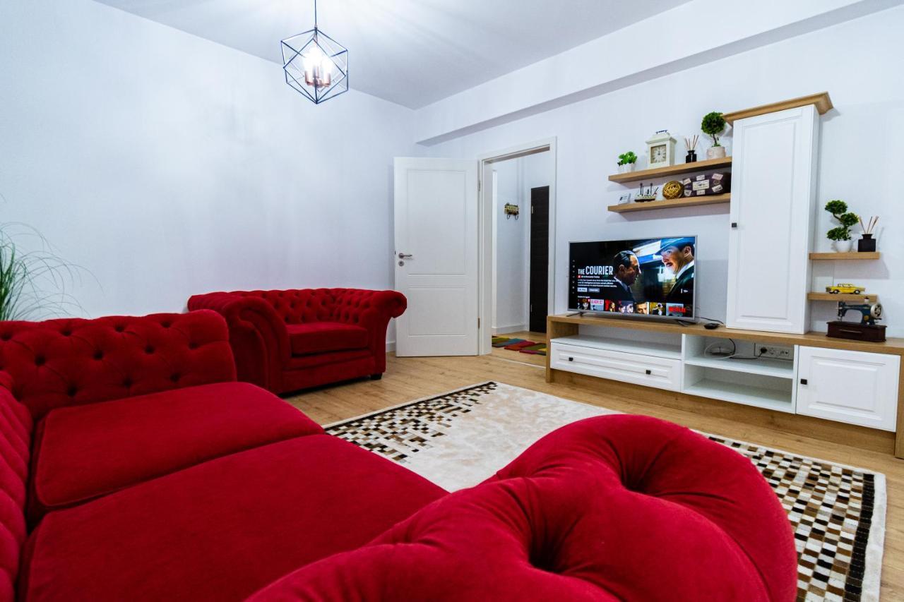 Lighthouse Central Apt With Unique Views Of The Fortress, Free Parking, 5 Min By Car From The Old Town Lägenhet Braşov Exteriör bild